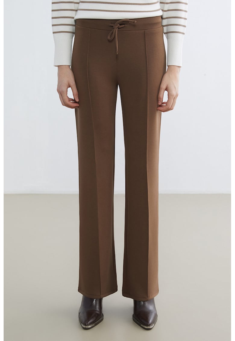 Pantaloni drepti cu cusaturii decorative - Maro