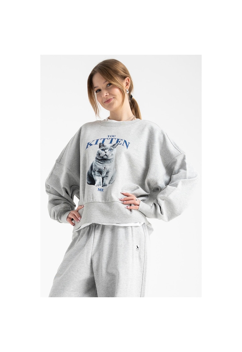 Bluza sport cu imprimeu si umeri cazuti