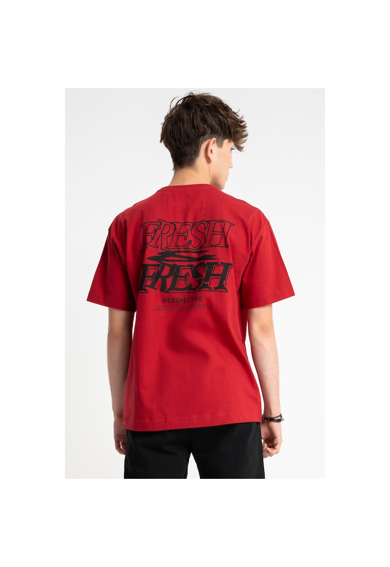 Tricou lejer cu imprimeu text si guler rotund