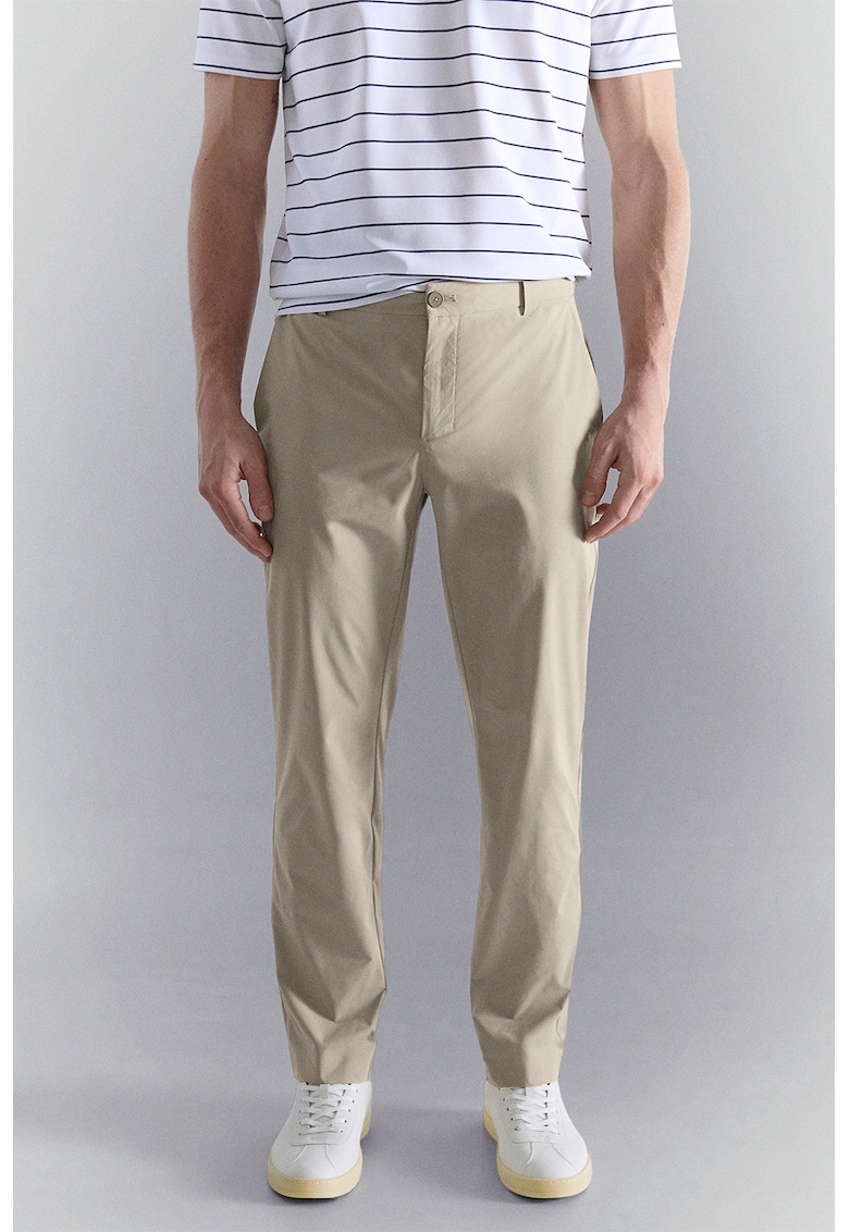 Pantaloni slim-fit cu finisaj rezistent la apa - Maro camel