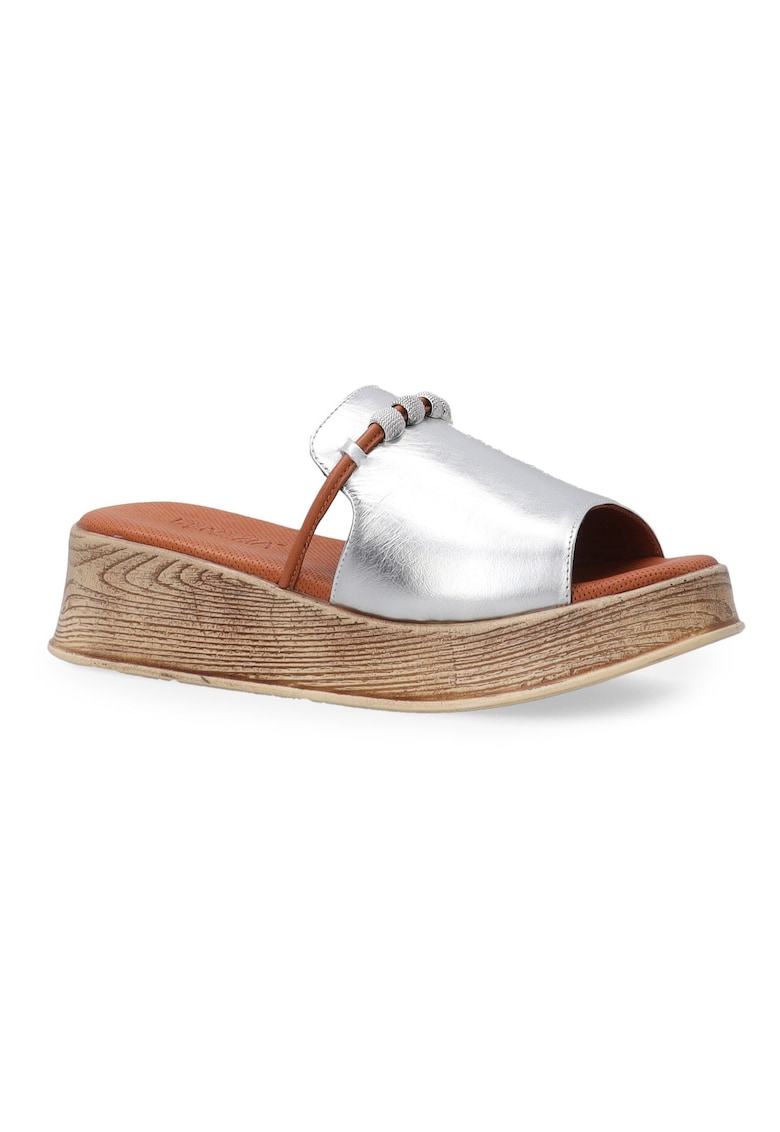 Papuci din piele cu aspect metalizat si talpa wedge.