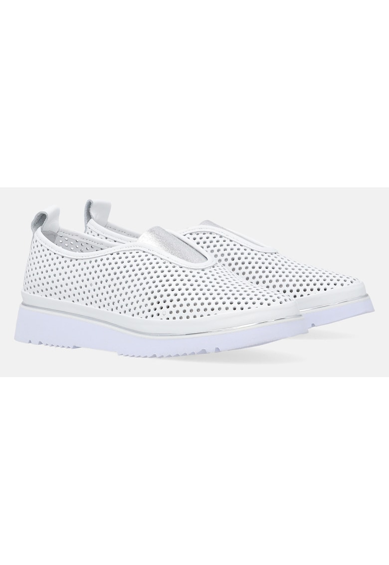 Pantofi sport - din piele perforata