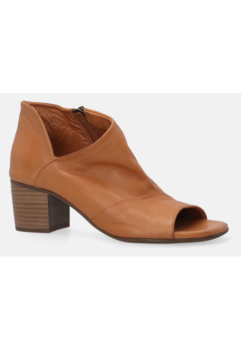 Botine maro din piele cu decupaj