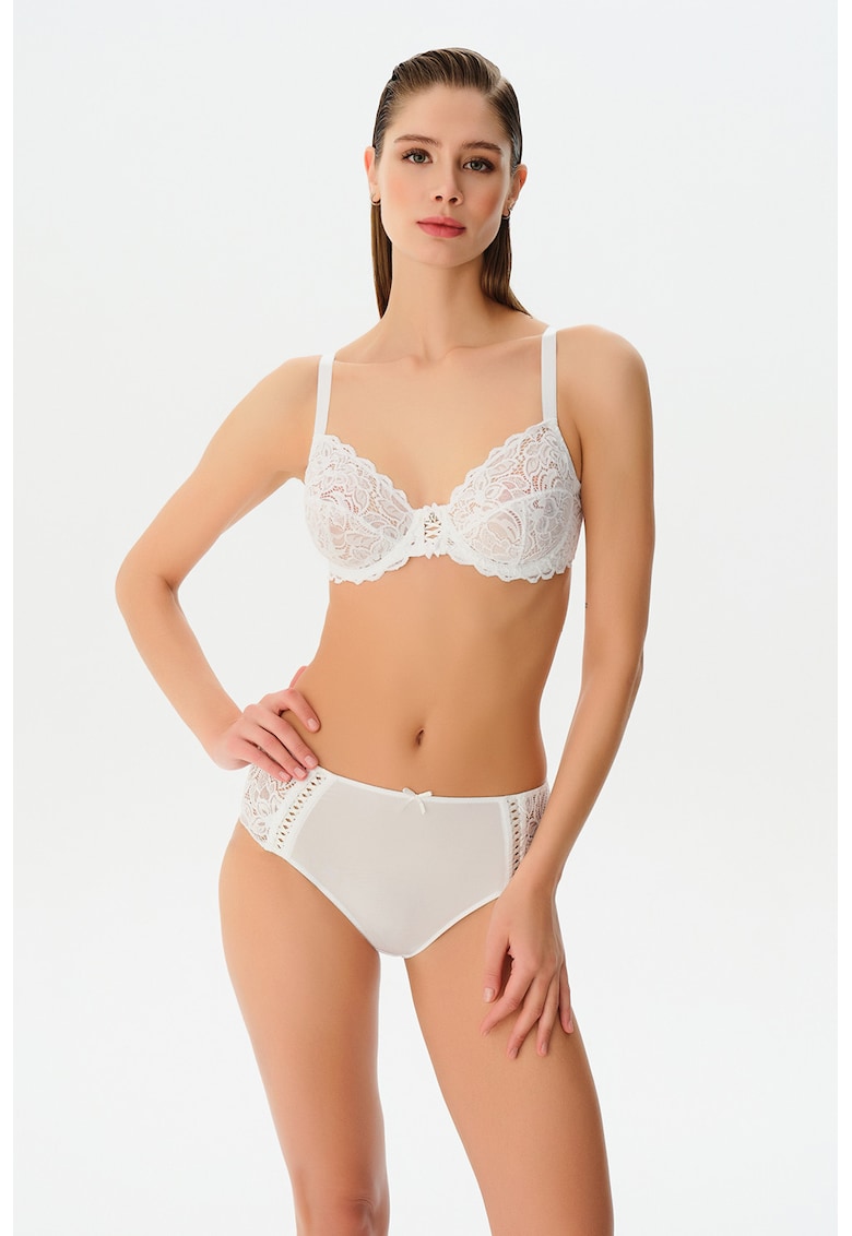 Chiloti cu talie inalta si insertii din dantela