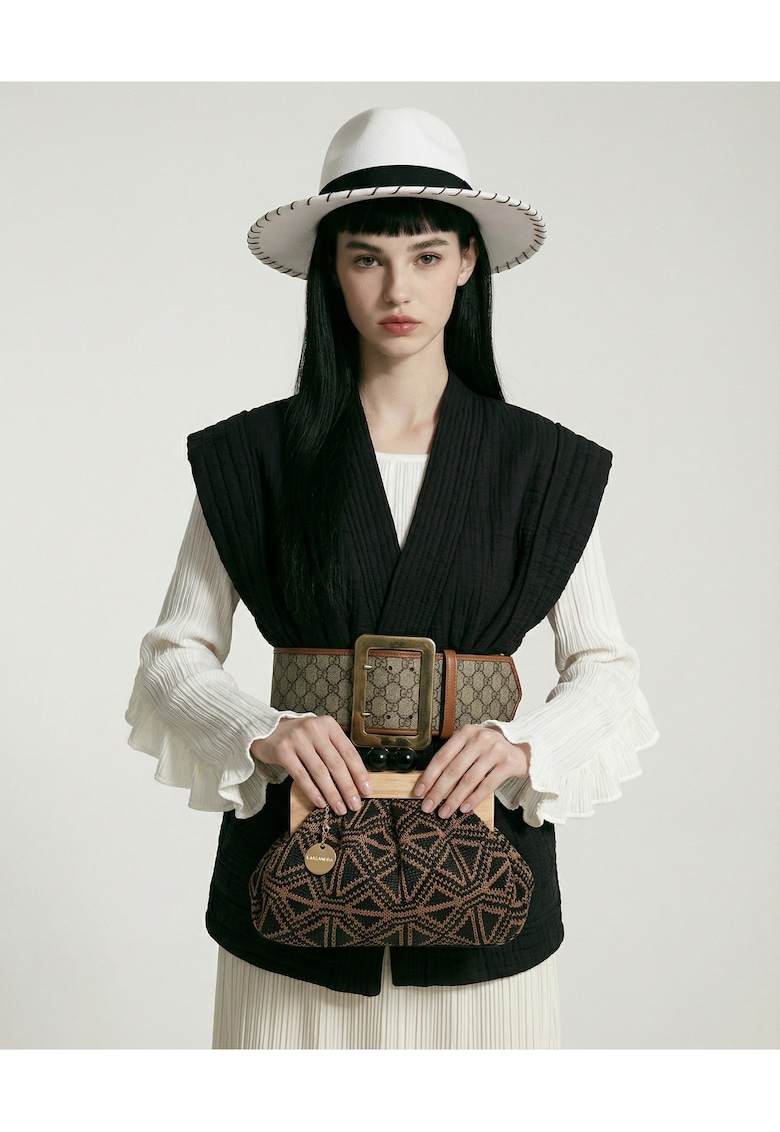 Geanta plic cu bareta subtire de lant Elowen Ultra - Negru/Maro nisip