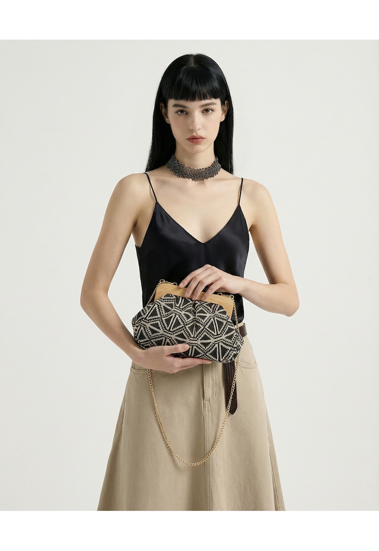 Geanta plic cu bareta subtire de lant Elowen Ultra - Negru