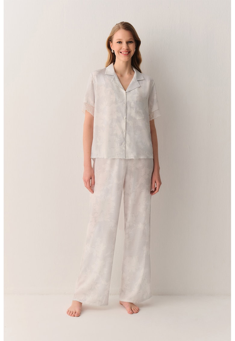 Pijama lejera cu garnitura din dantela si model - Gri deschis
