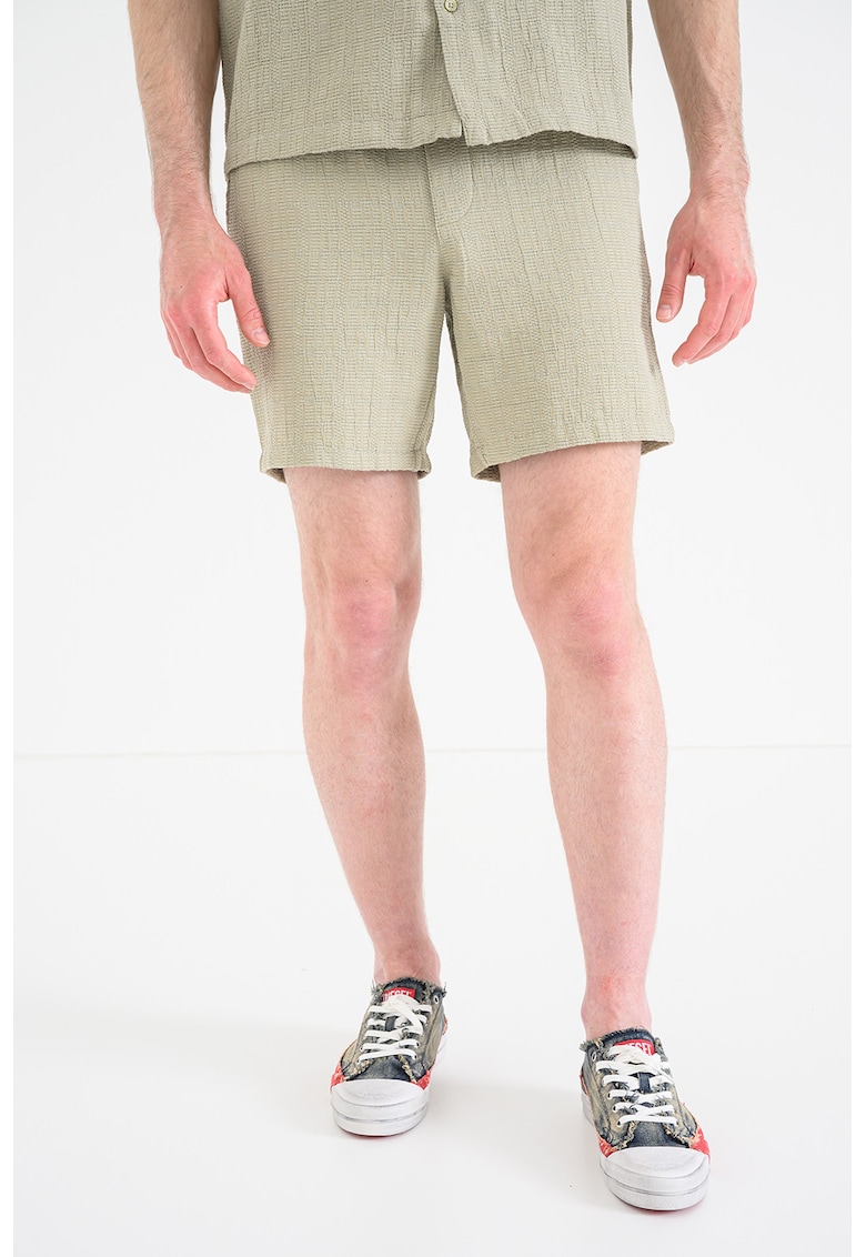 Pantaloni scurti cu talie ajustabila si model uni - Verde pal