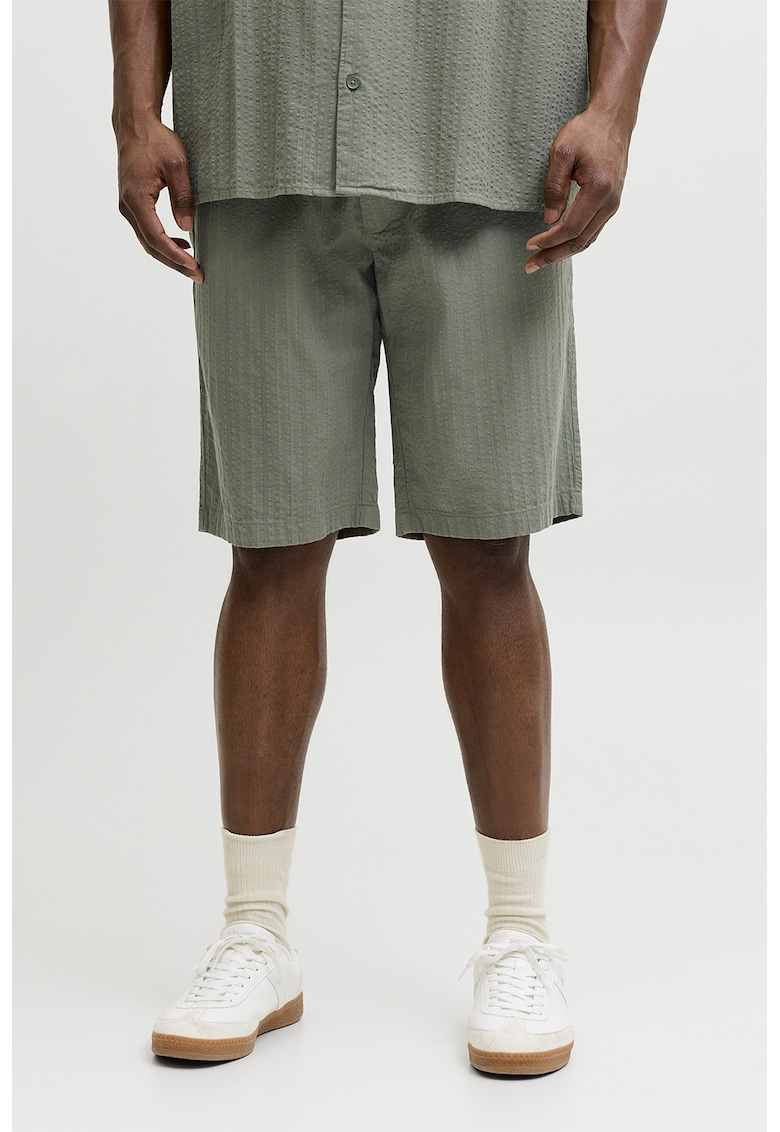 Pantalomi scurti cu aspect texturat si snur in talie - Verde pal