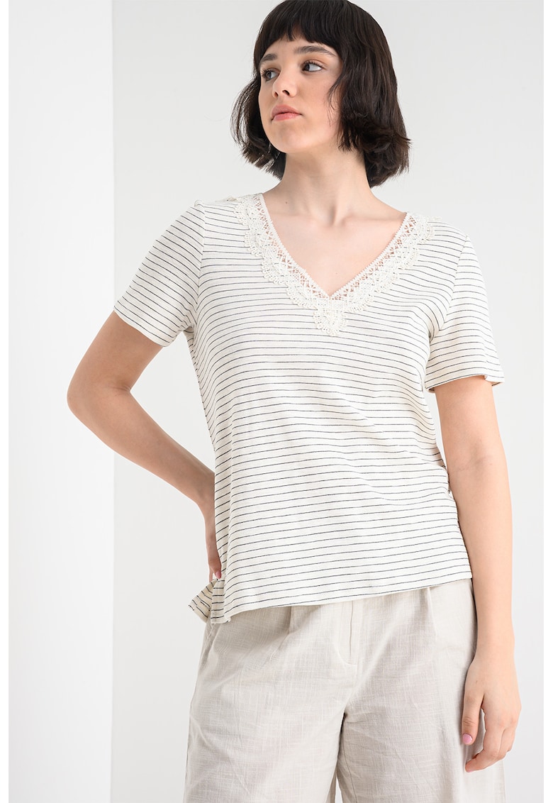 Tricou cu decolteu in V Karoline - Alb fildes/Negru