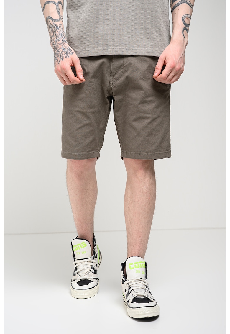 Pantaloni scurti cu talie medie - Maro camel
