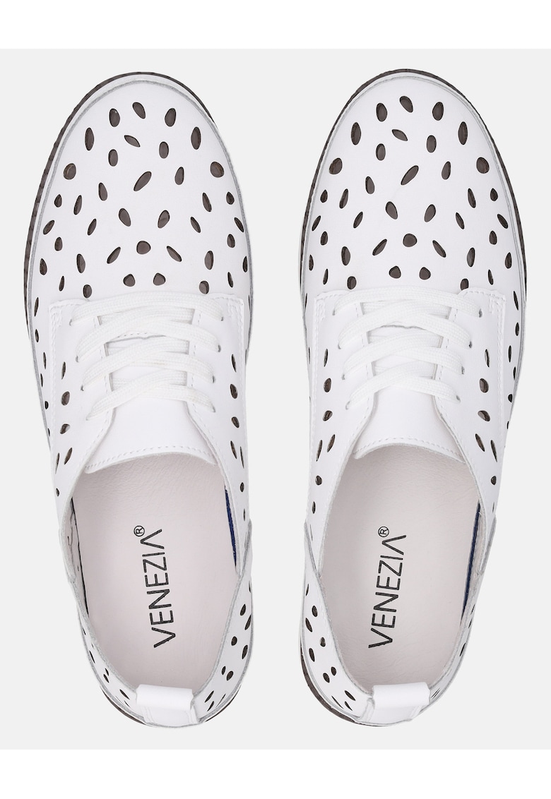 Pantofi cu perforatii din piele -