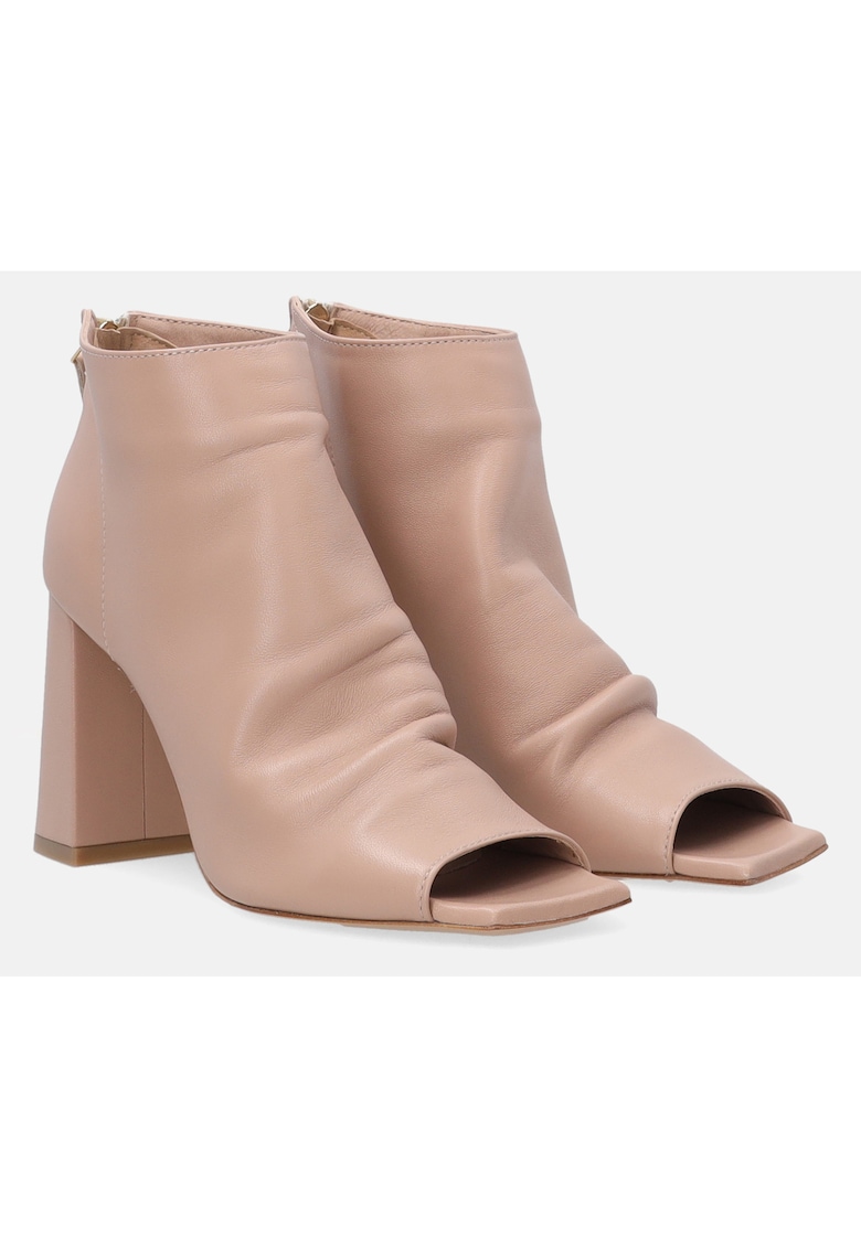 Botine cu varf decupat si toc masiv