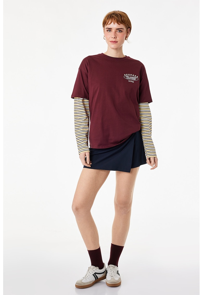 Tricou cu decolteu la baza gatului si imprimeu pe spate - Visiniu