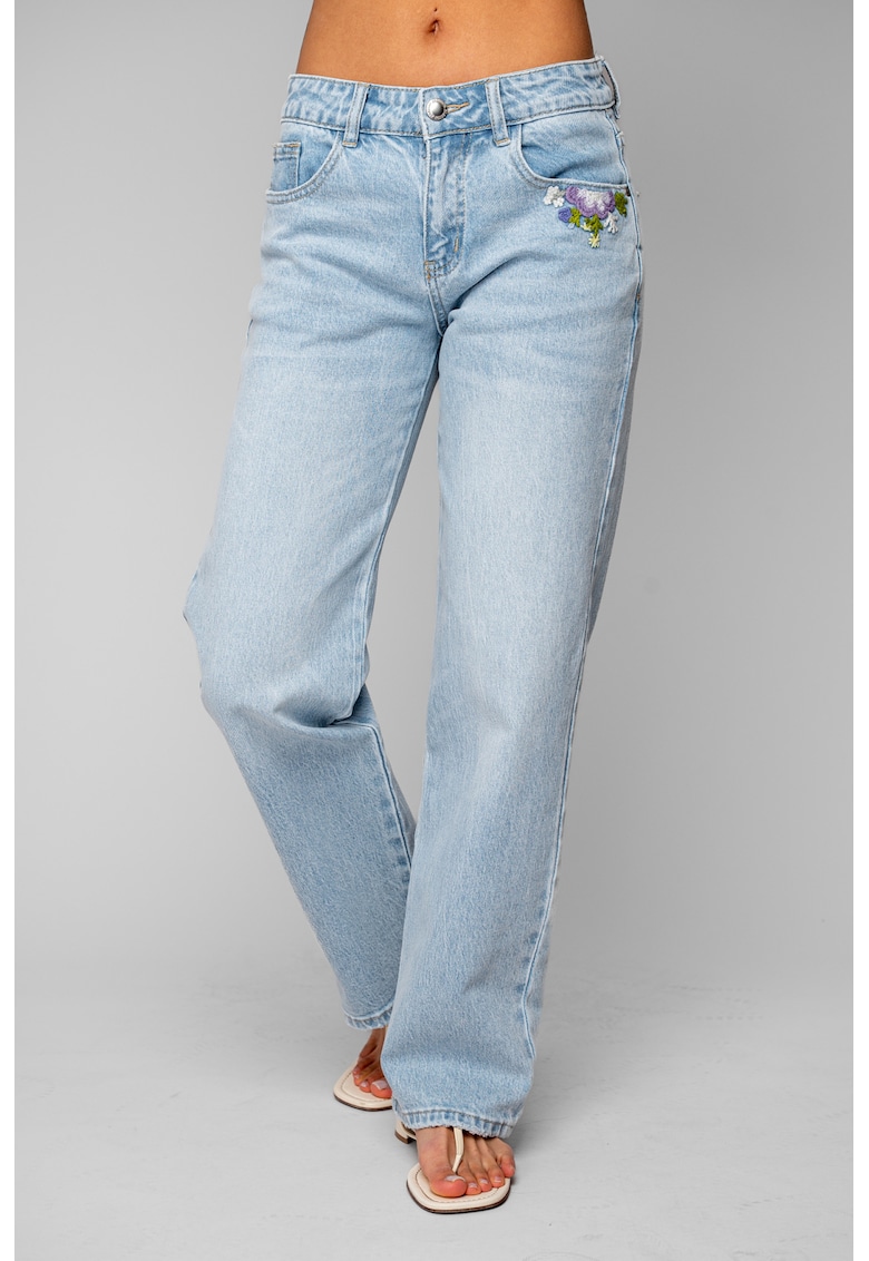Blugi lungi elastici cu broderie florala 20802 - Albastru deschis