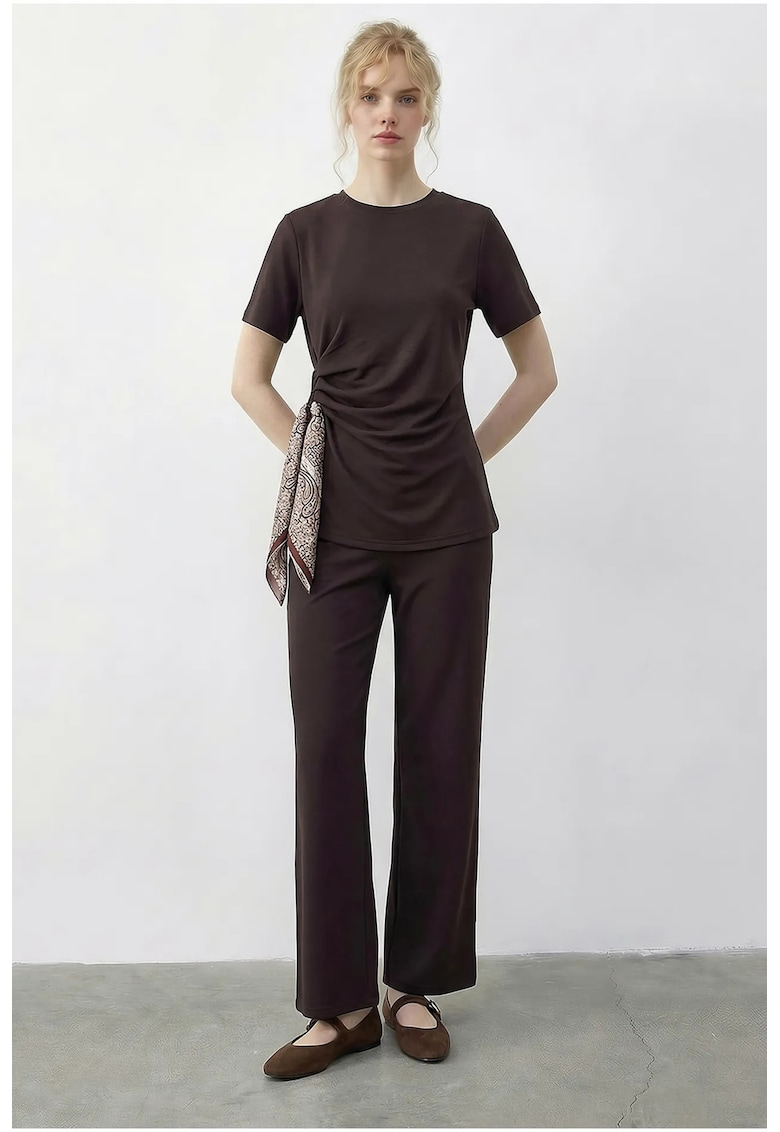 Set din doua piese - tricou scurt si pantaloni largi - talie inalta - maro - Lycra