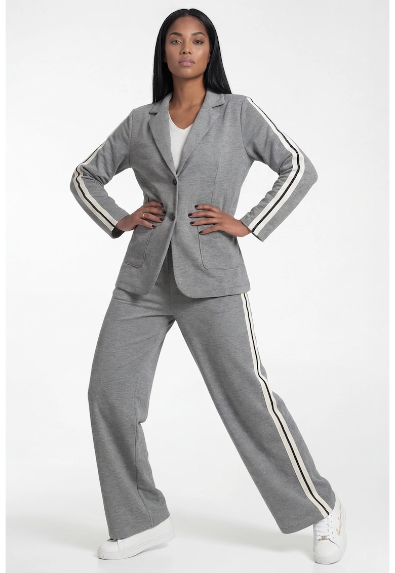Costum de dama M1311 - gri - croiala clasica - sacou cu decolteu in V - viscoza
