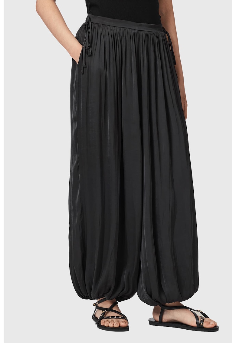 Pantaloni cu croiala ampla si pliuri - Negru