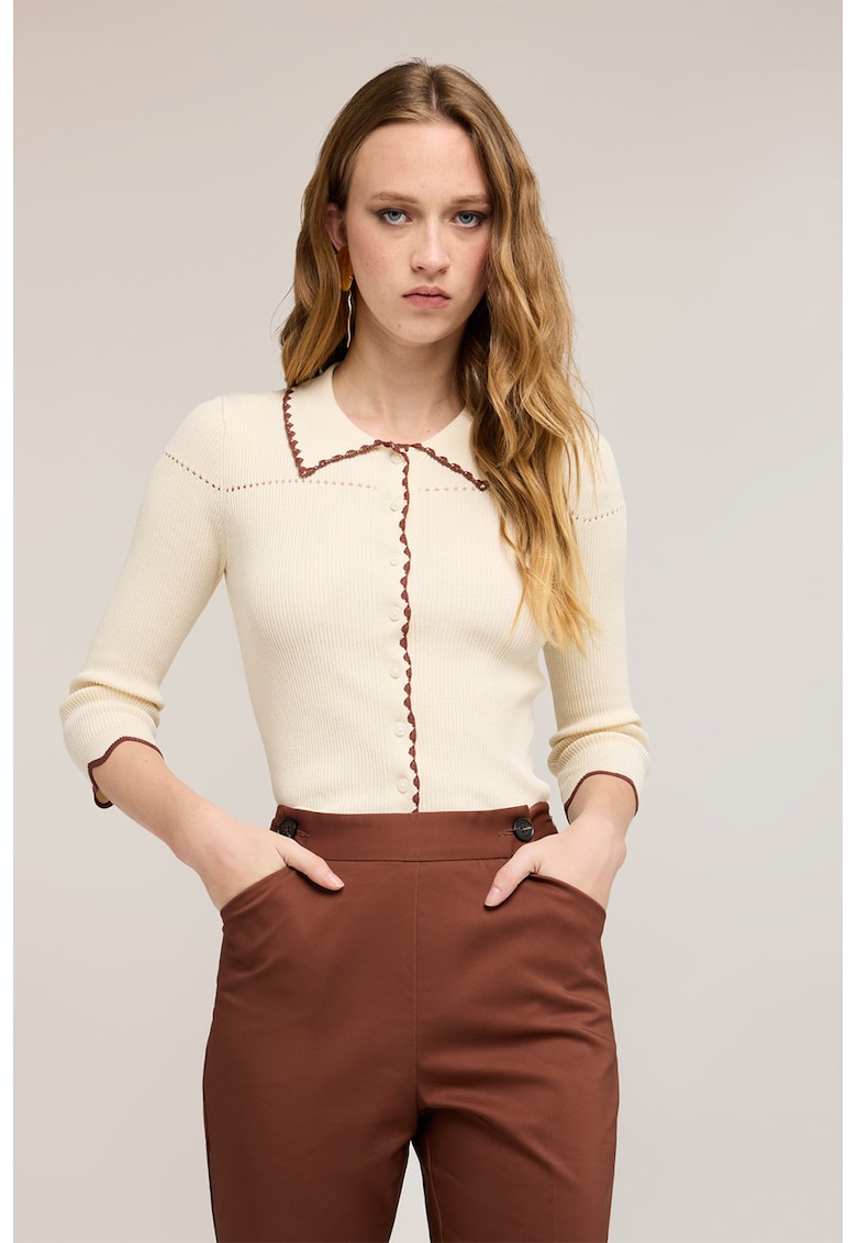 Cardigan tricotat cu guler polo - Maro scortisoara/Crem