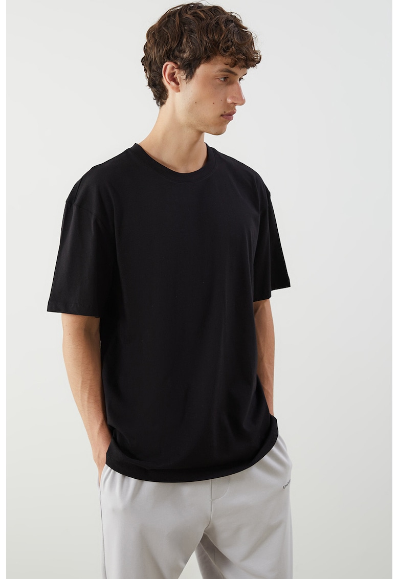 Tricou uni cu decolteu la baza gatului - Negru