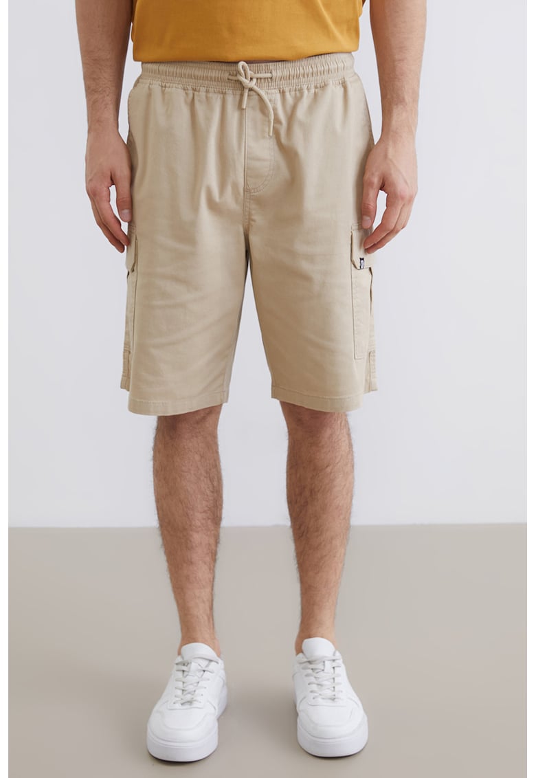 Pantaloni scurti cargo cu snur in talie - Bej