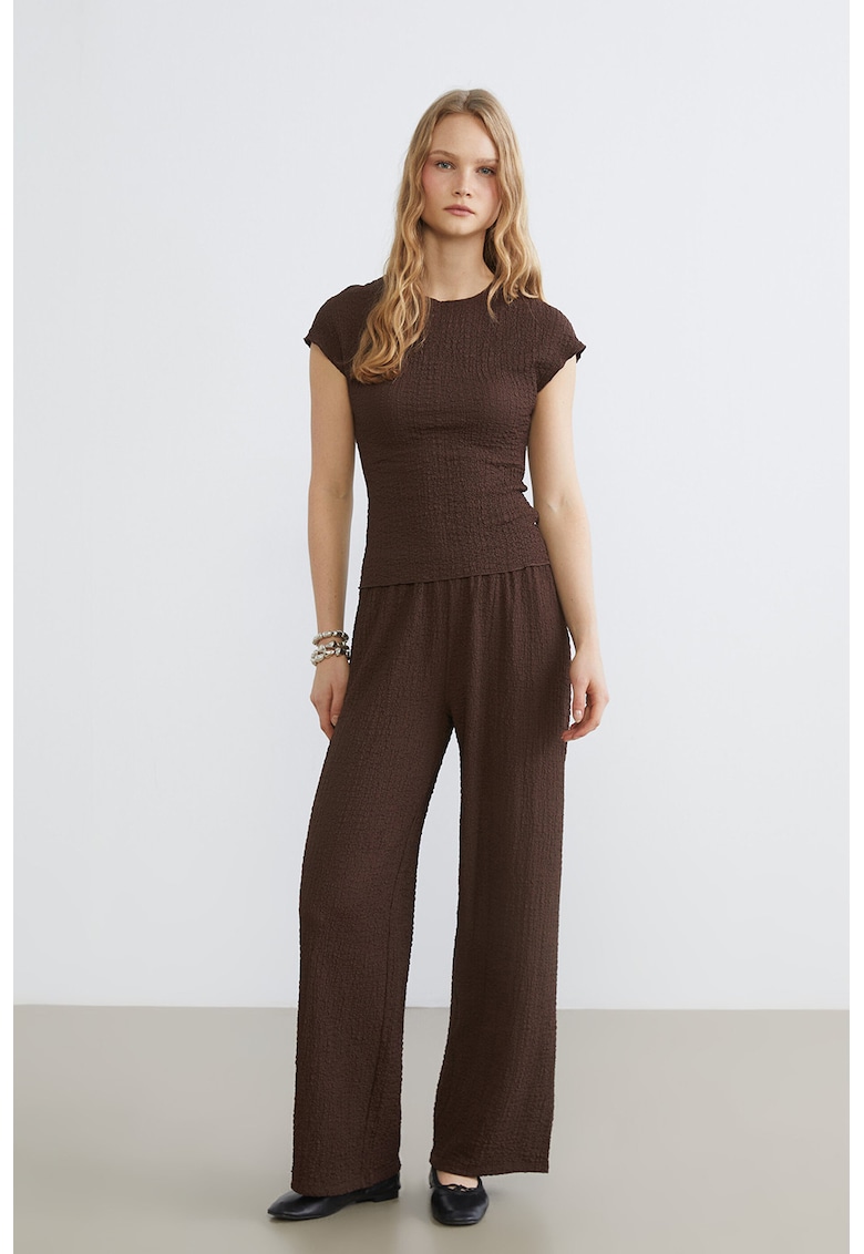 Tricou slim fit texturat - Maro