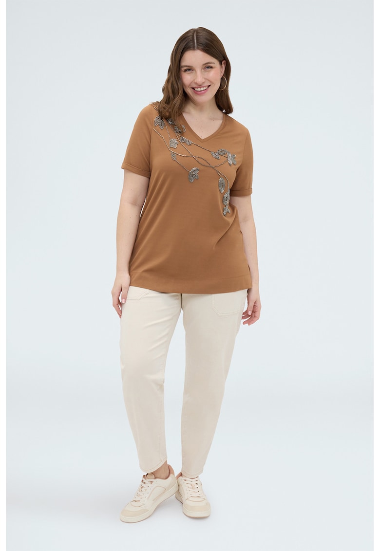 Tricou cu decolteuin V si design floral - Maro
