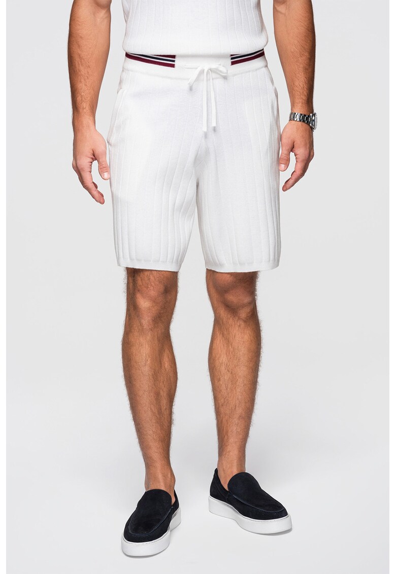Pantaloni scurti cu buzunare laterale - Alb
