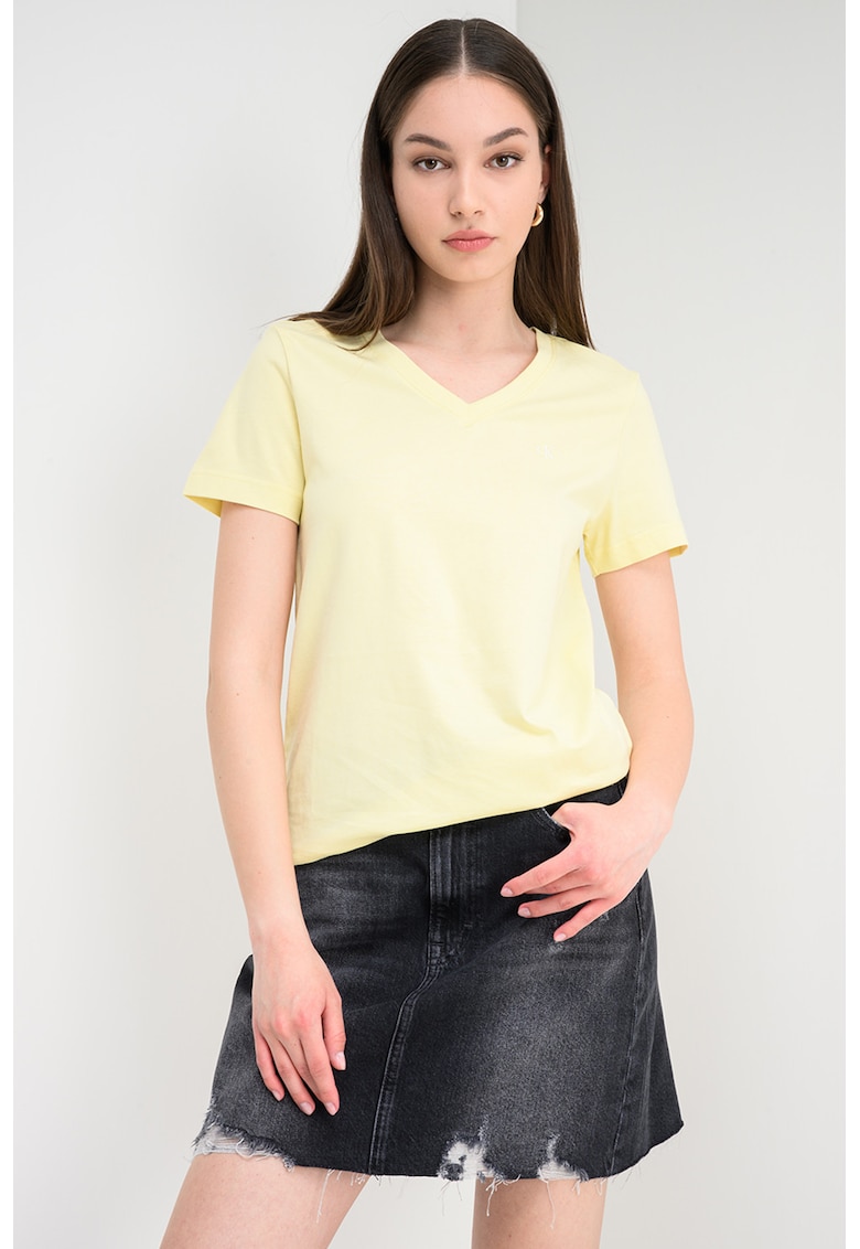 Tricou cu decolteu in V si logo discret - Galben deschis
