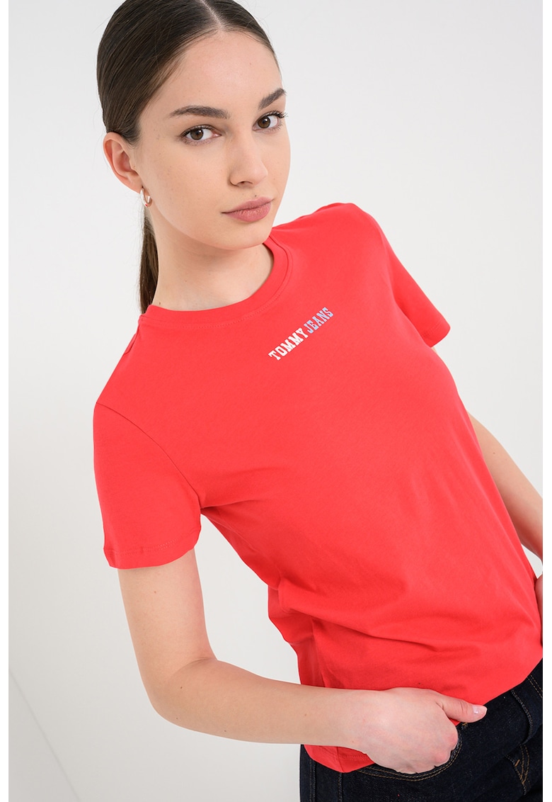 Tricou de bumbac cu imprimeu logo discret - Rosu capsuna