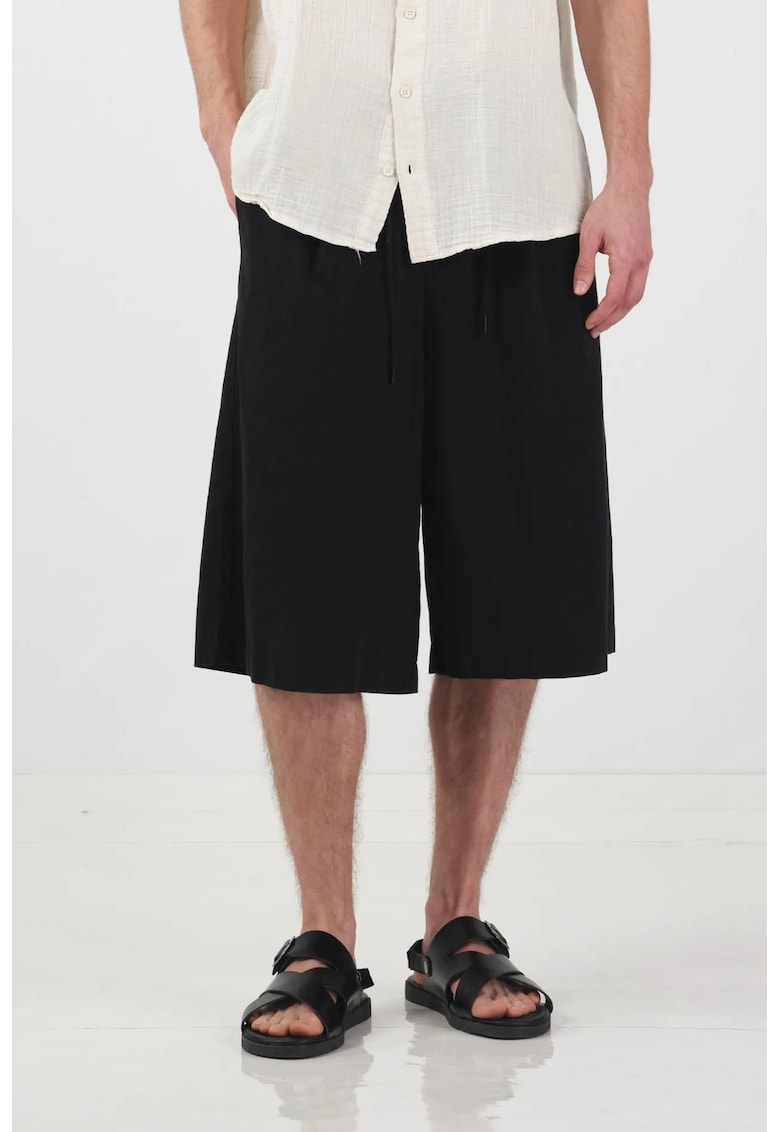 Pantaloni scurti barbati - Capri - talie medie - negru - 100% bumbac