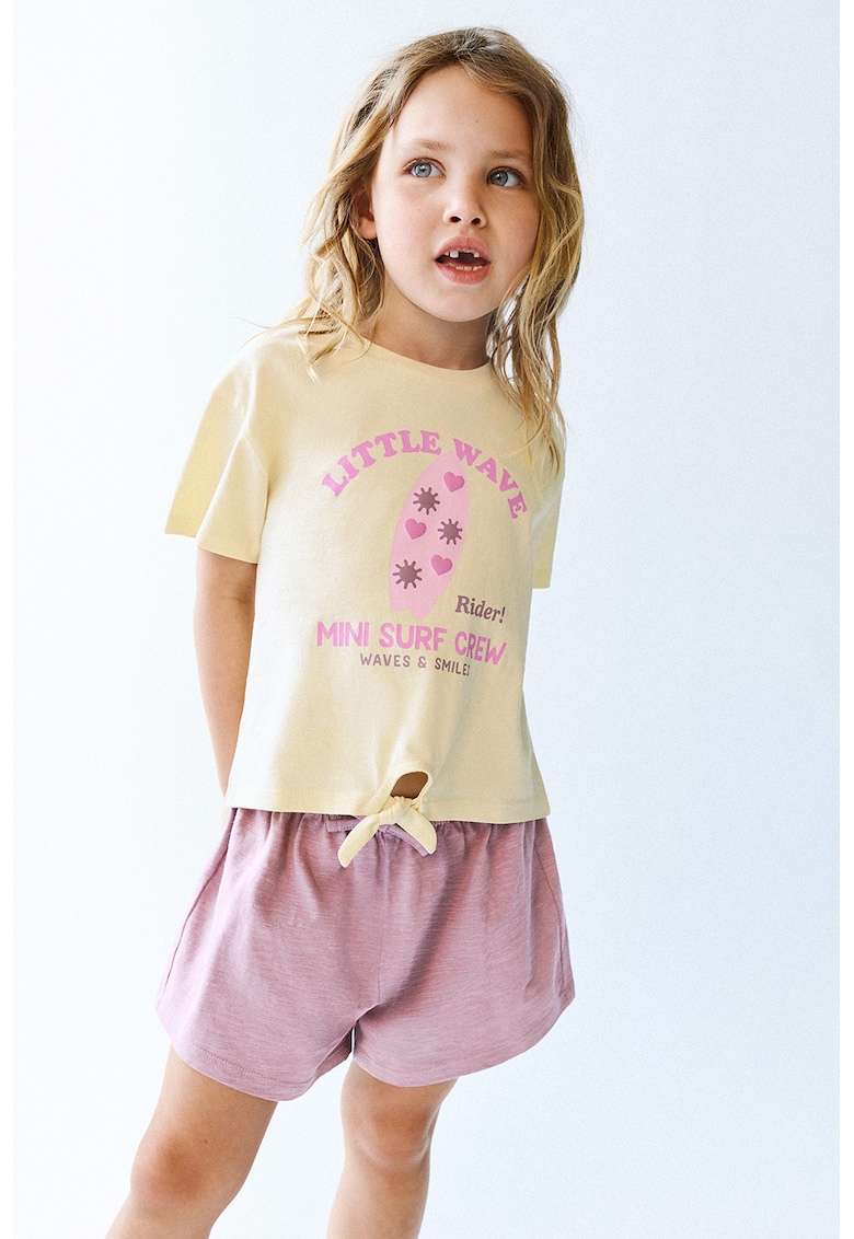 Tricou cu imprimeu grafic si decolteu la baza gatului - Roz pastel/Bej