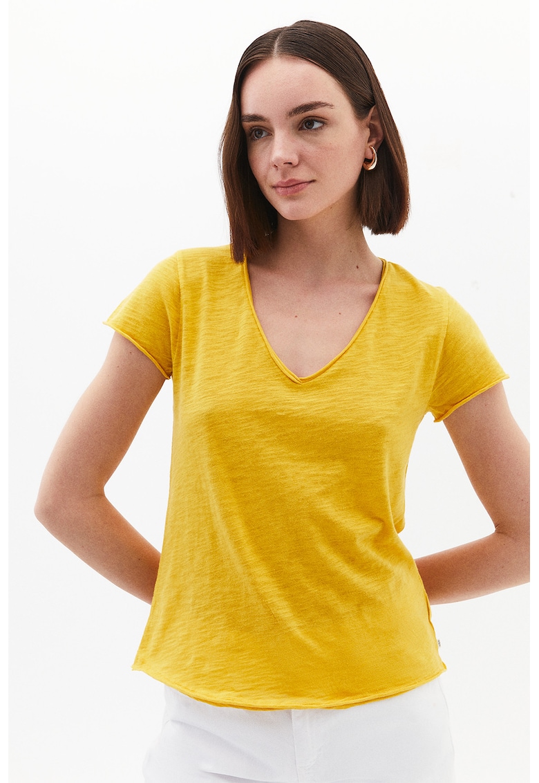 Tricou cu decolteu in V si terminatii pliabile - Galben sofran