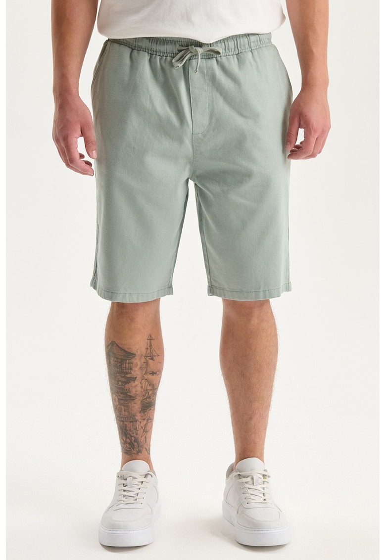 Pantaloni scurti din amestec de bumbac cu snur - Verde pal