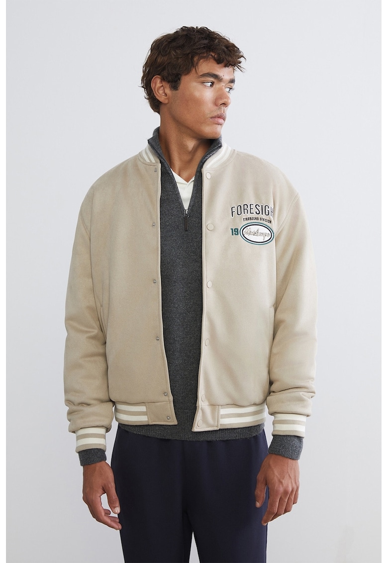 Jacheta cu broderie pe piept Varsity - Alb/Bej