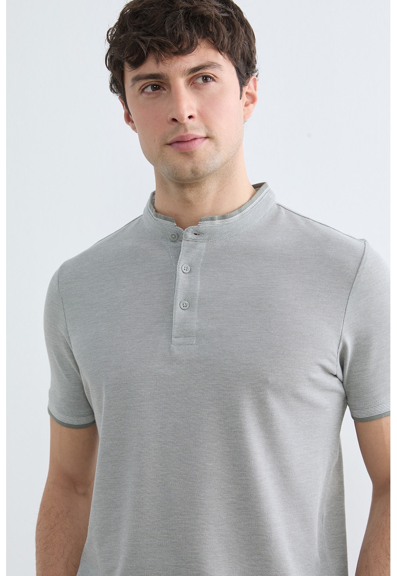 Tricou din amestec de bumbac cu fenta cu nasturi - Gri