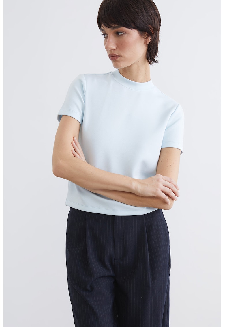 Tricou uni cu decolteu la baza gatului - Albastru pal