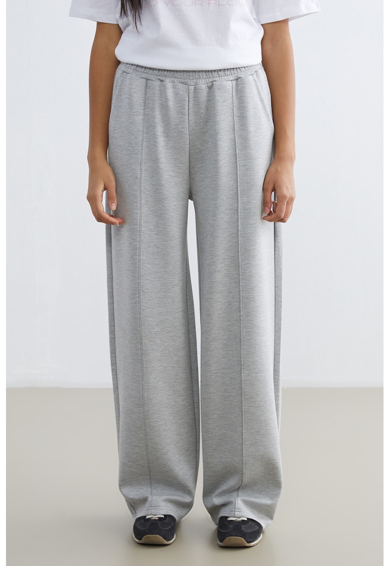 Pantaloni de trening cu croiala ampla si cusaturi decorative - Gri deschis melange