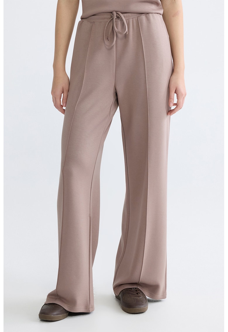 Pantaloni de trening cu croiala ampla si detaliu cu pensa - Maro deschis