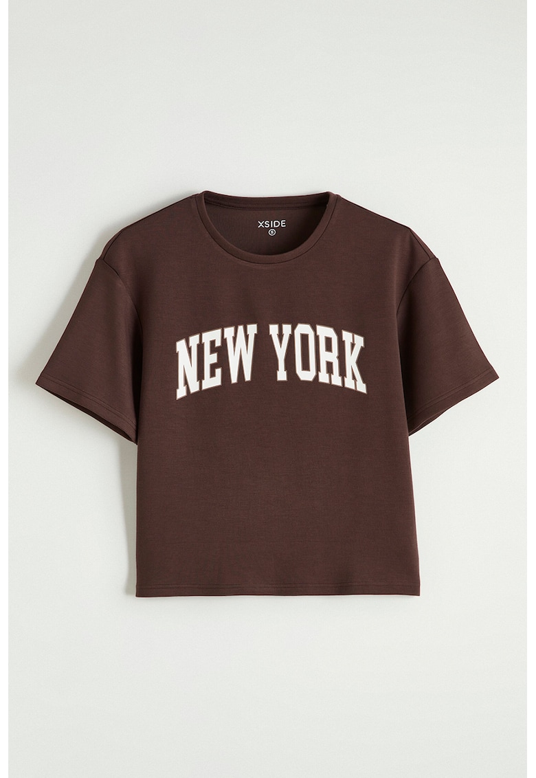 Tricou cu decolteu la baza gatului si imprimeu text - Alb/Maro pamantiu