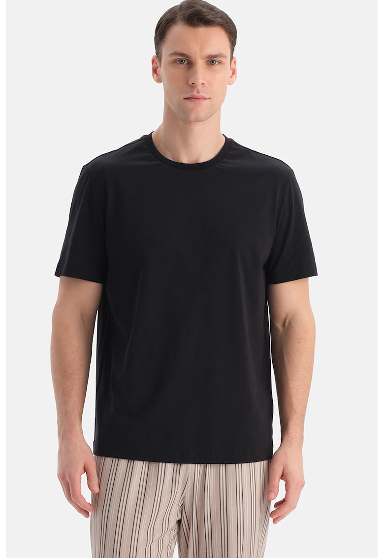 Tricou de pijama cu decolteu la baza gatului si model uni - Negru