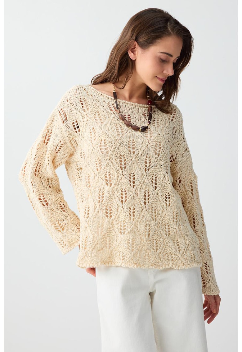 Pulover tricotat cu decolteu rotund si perforatii - Maro camel