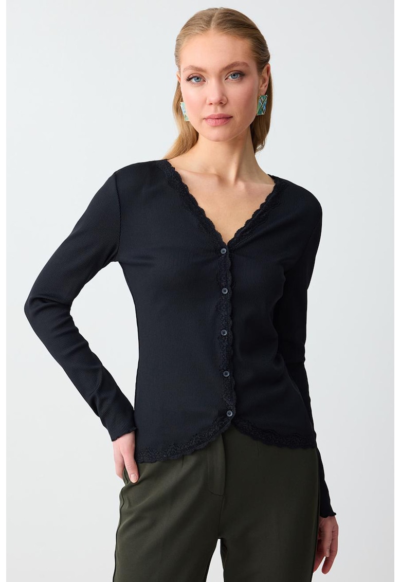 Cardigan tricotat fin cu terminatii valurite - Negru stins
