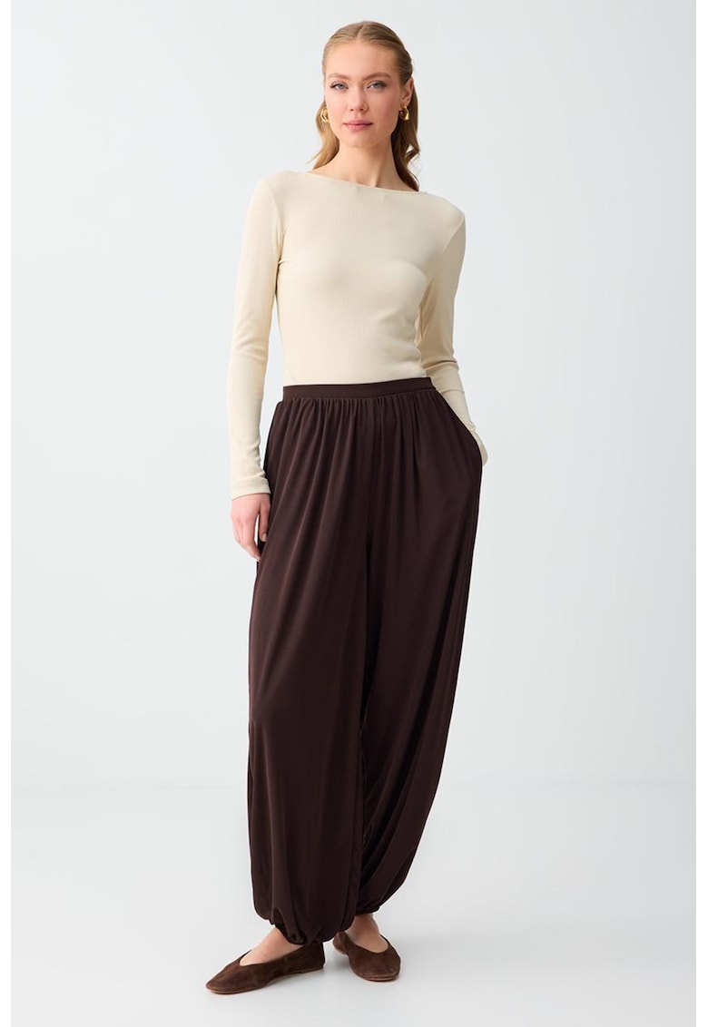 Pantaloni cu talie inalta si croiala harem - Maro inchis