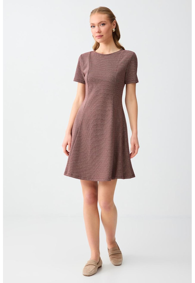 Rochie slim fit evazata - Rosu stins