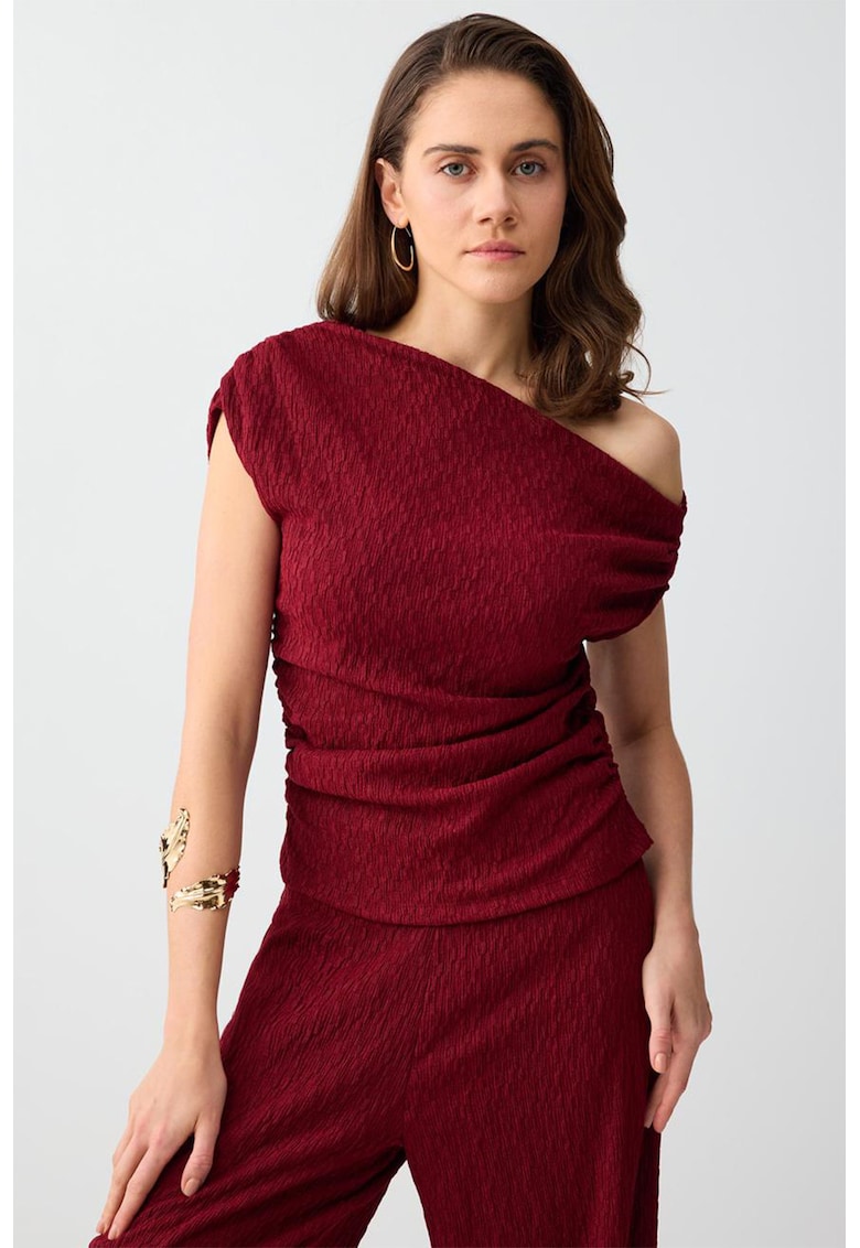 Bluza drapta cu decolteu pe un umar - Visiniu