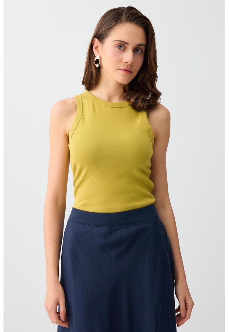 Top slim fit cu decolteu la baza gatului - Verde fistic