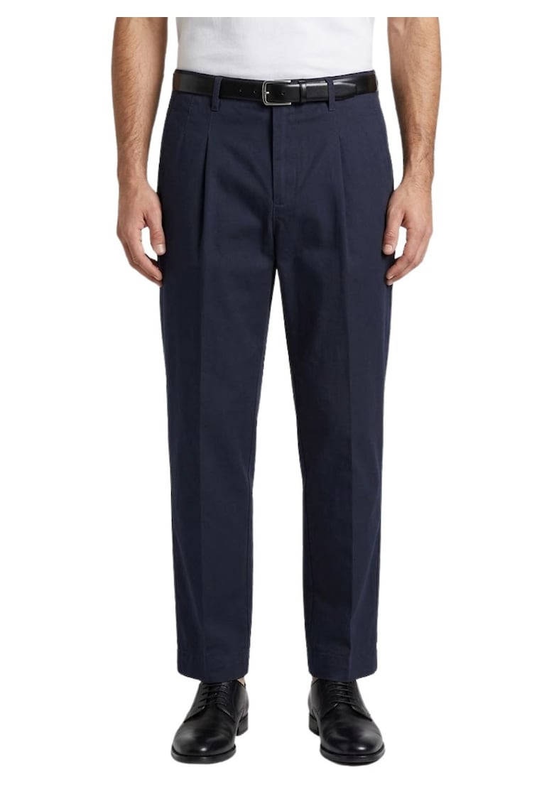 Pantaloni cu croiala conica si pliu frontal -