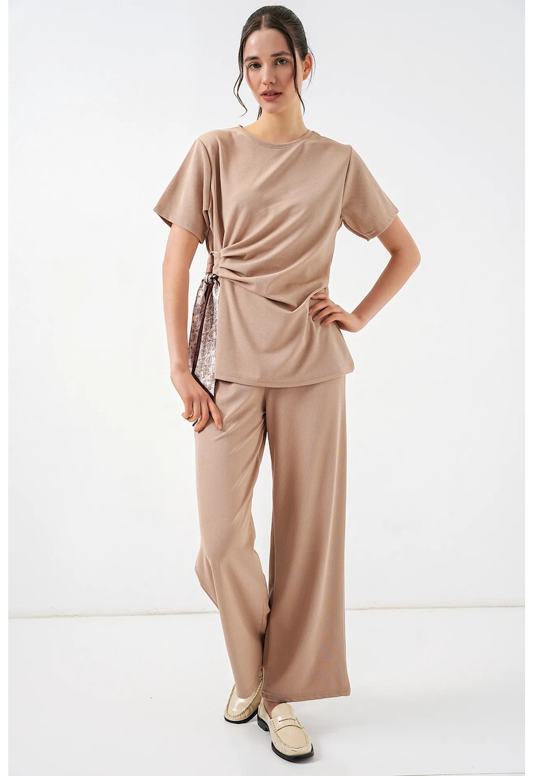 Compleu din doua piese - guler rotund - pantaloni cu picior larg - bej -