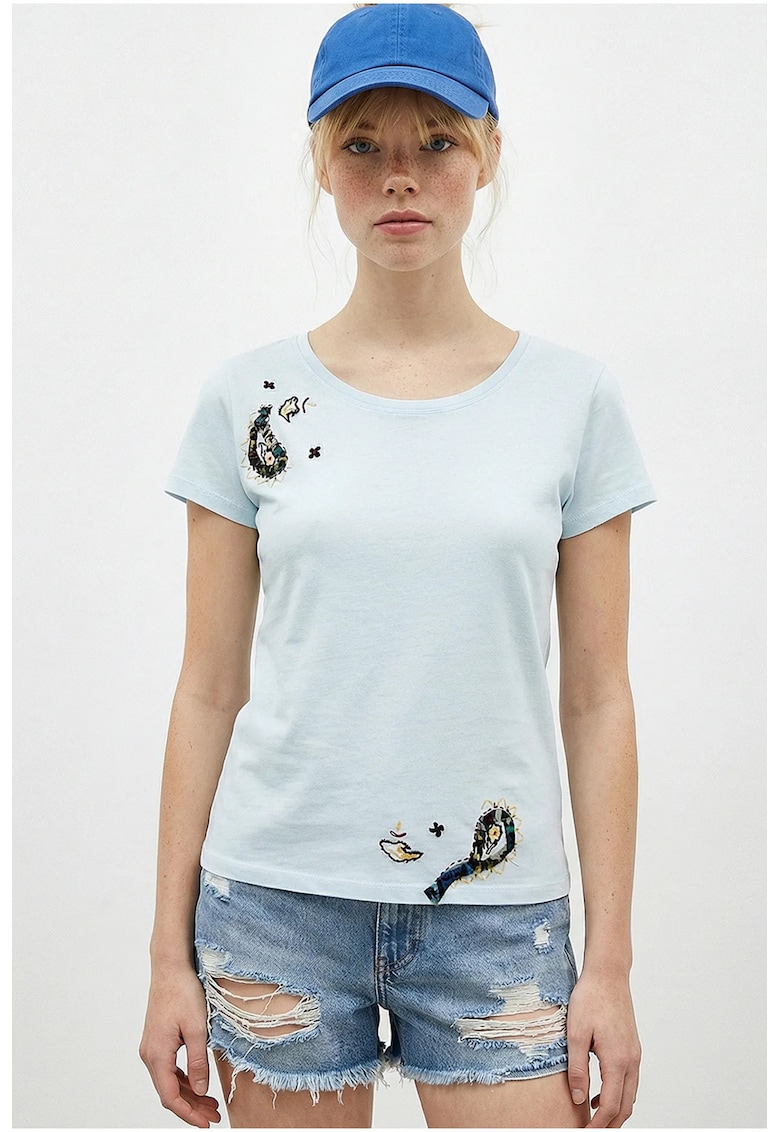 Tricouri dama - tricou de baza cu guler in U - brodat - albastru deschis - 100% bumbac